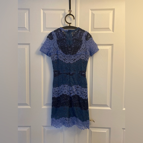 Beautiful blue lace dress with zip on back - Picture 3 of 6
